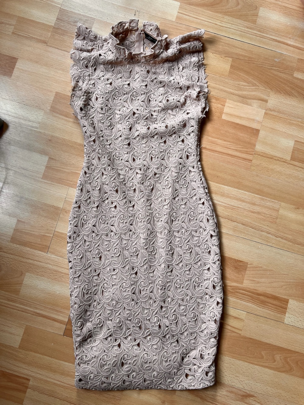Stunning nude blush Crochet Lace Midi dress EUC